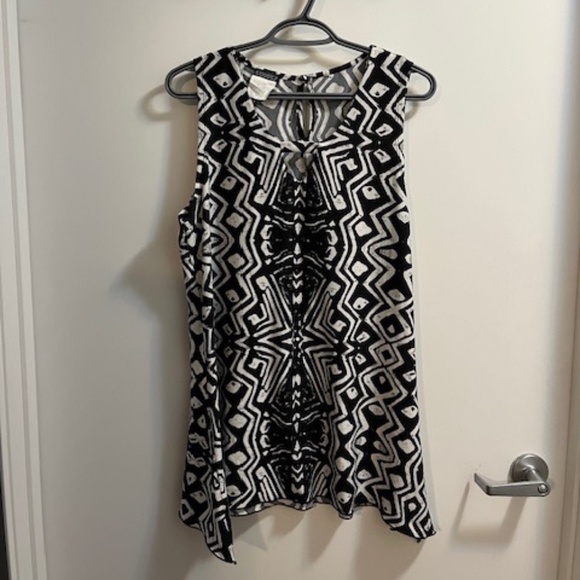 Clientele Black & White Flowy Blouse size Large - Picture 1 of 3